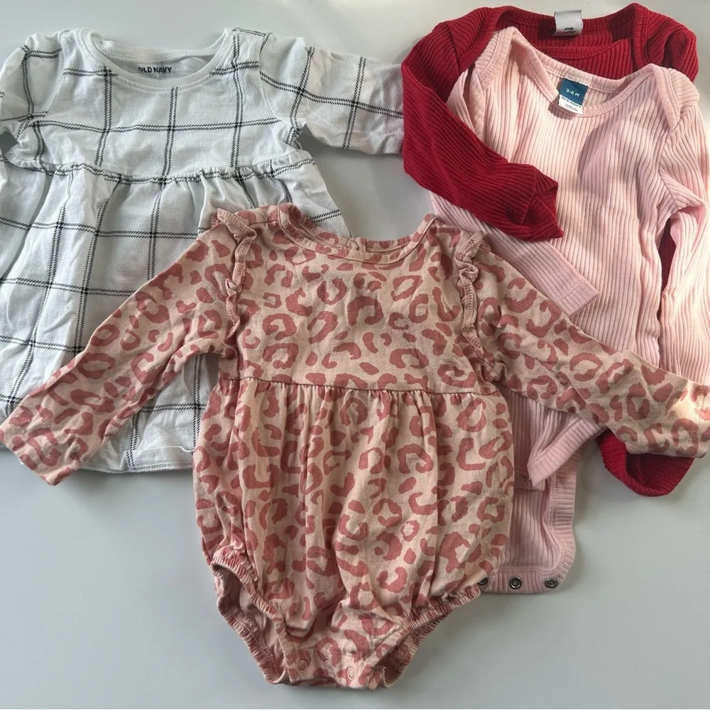 Bundle of 9 Old Navy Baby Girl 3-6 months Clothes Fall Winter Long Sleeves
